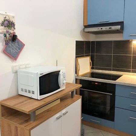 Ferienwohnung Apartman Luka Vir Exterior foto