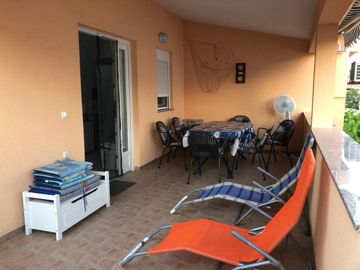 Ferienwohnung Apartman Luka Vir Exterior foto