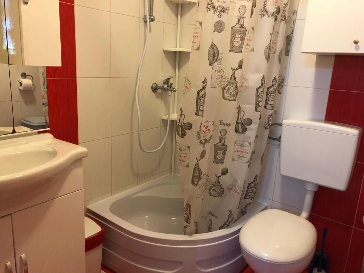 Ferienwohnung Apartman Luka Vir Exterior foto