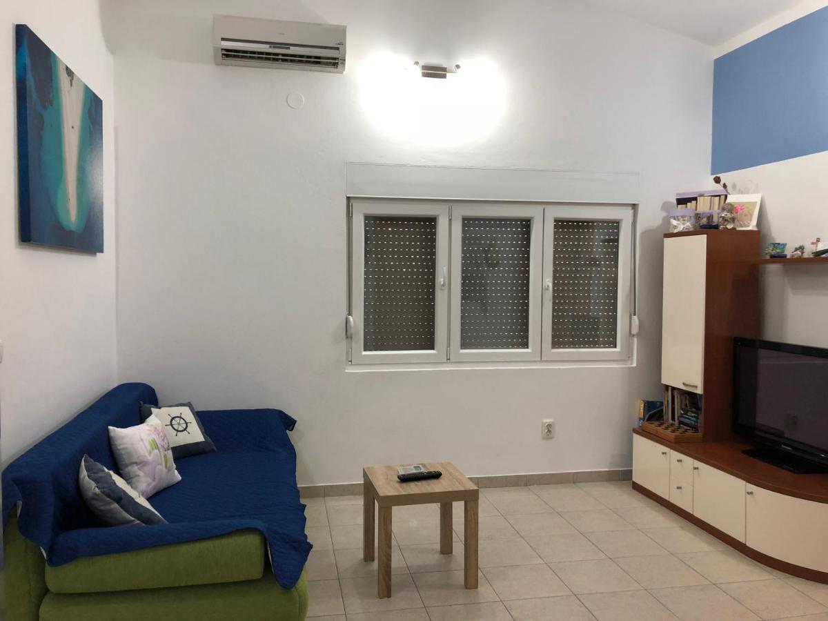 Ferienwohnung Apartman Luka Vir Exterior foto