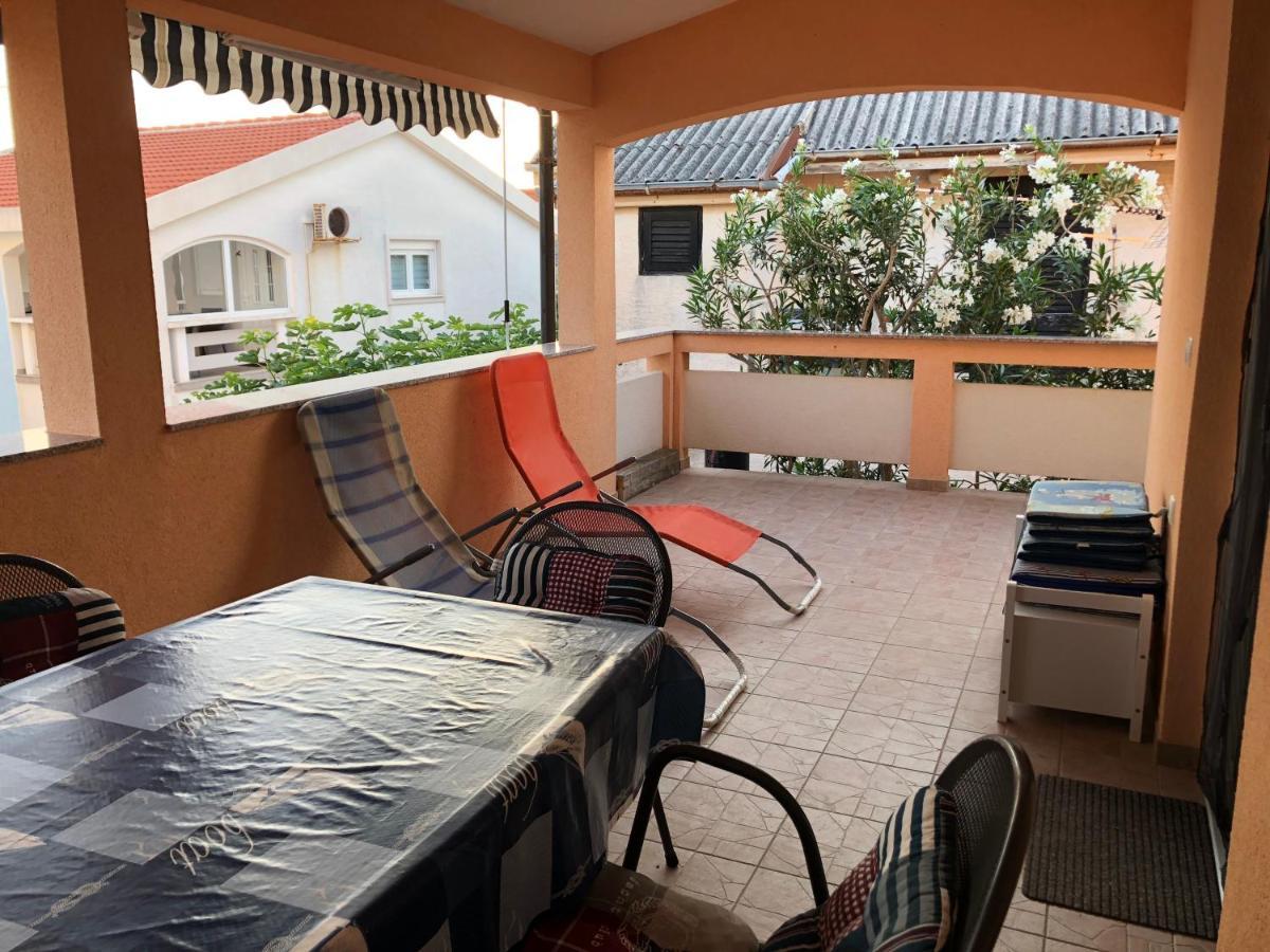 Ferienwohnung Apartman Luka Vir Exterior foto