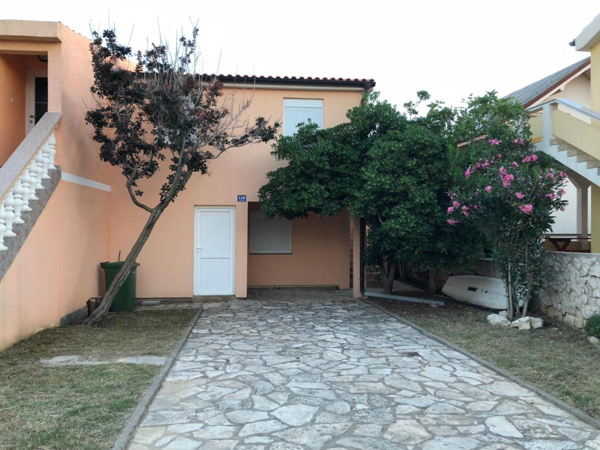 Ferienwohnung Apartman Luka Vir Exterior foto