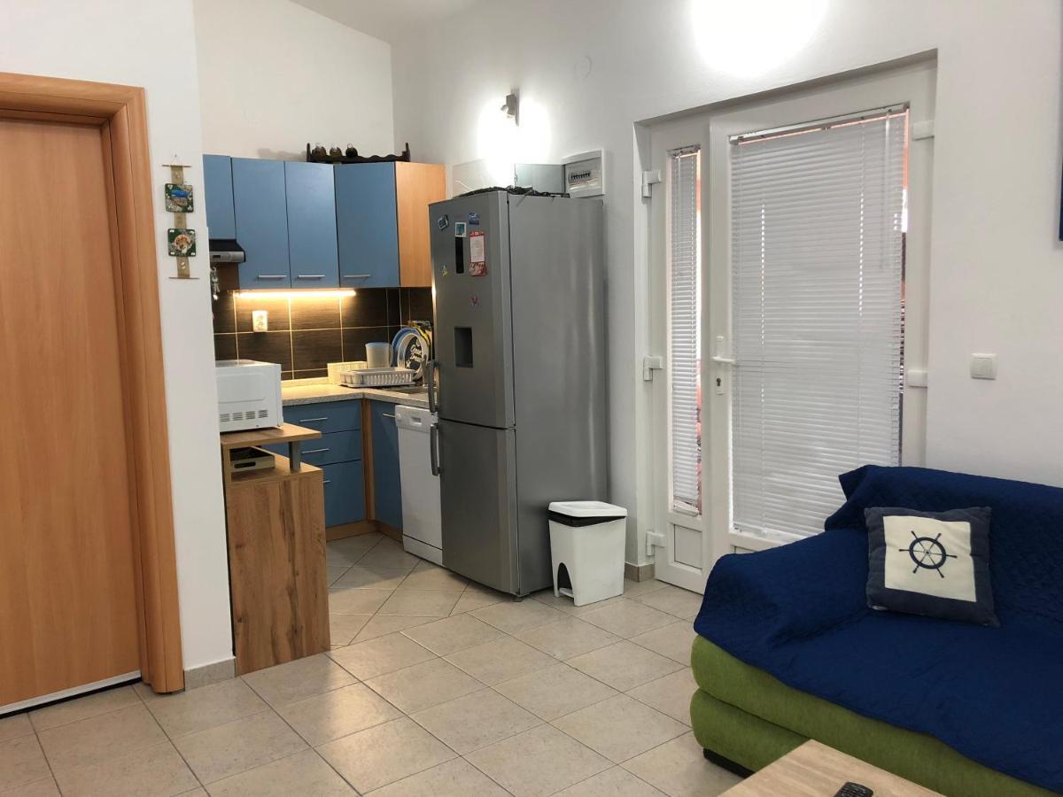 Ferienwohnung Apartman Luka Vir Exterior foto