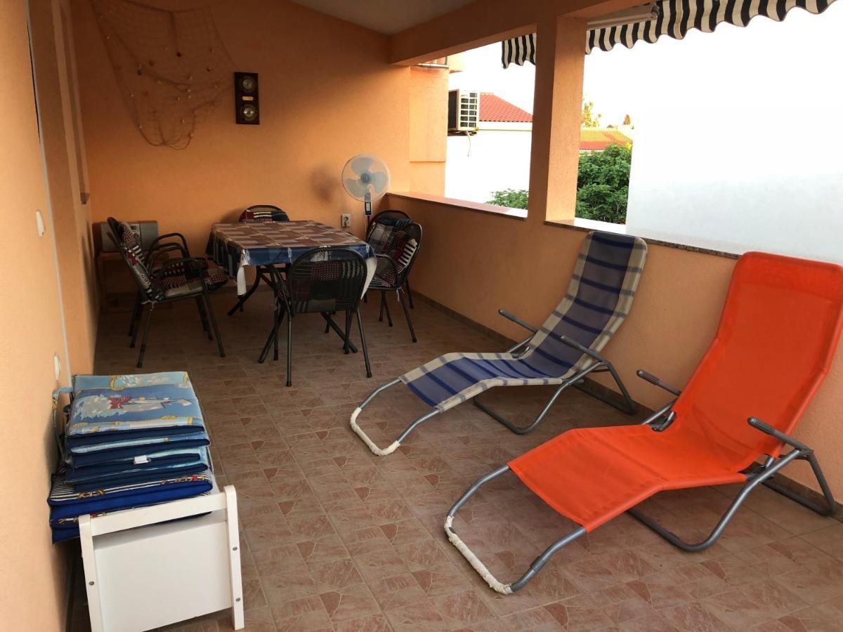 Ferienwohnung Apartman Luka Vir Exterior foto