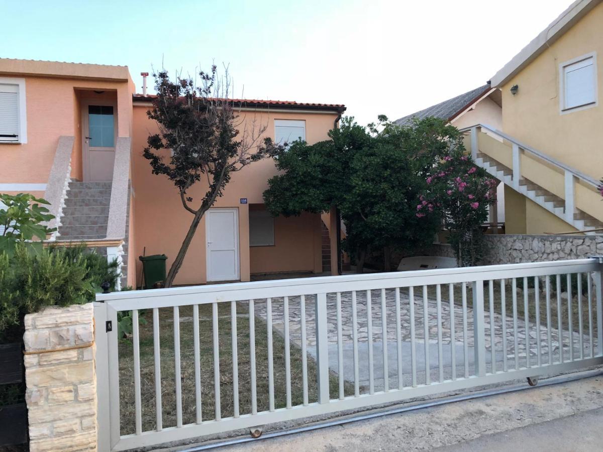 Ferienwohnung Apartman Luka Vir Exterior foto