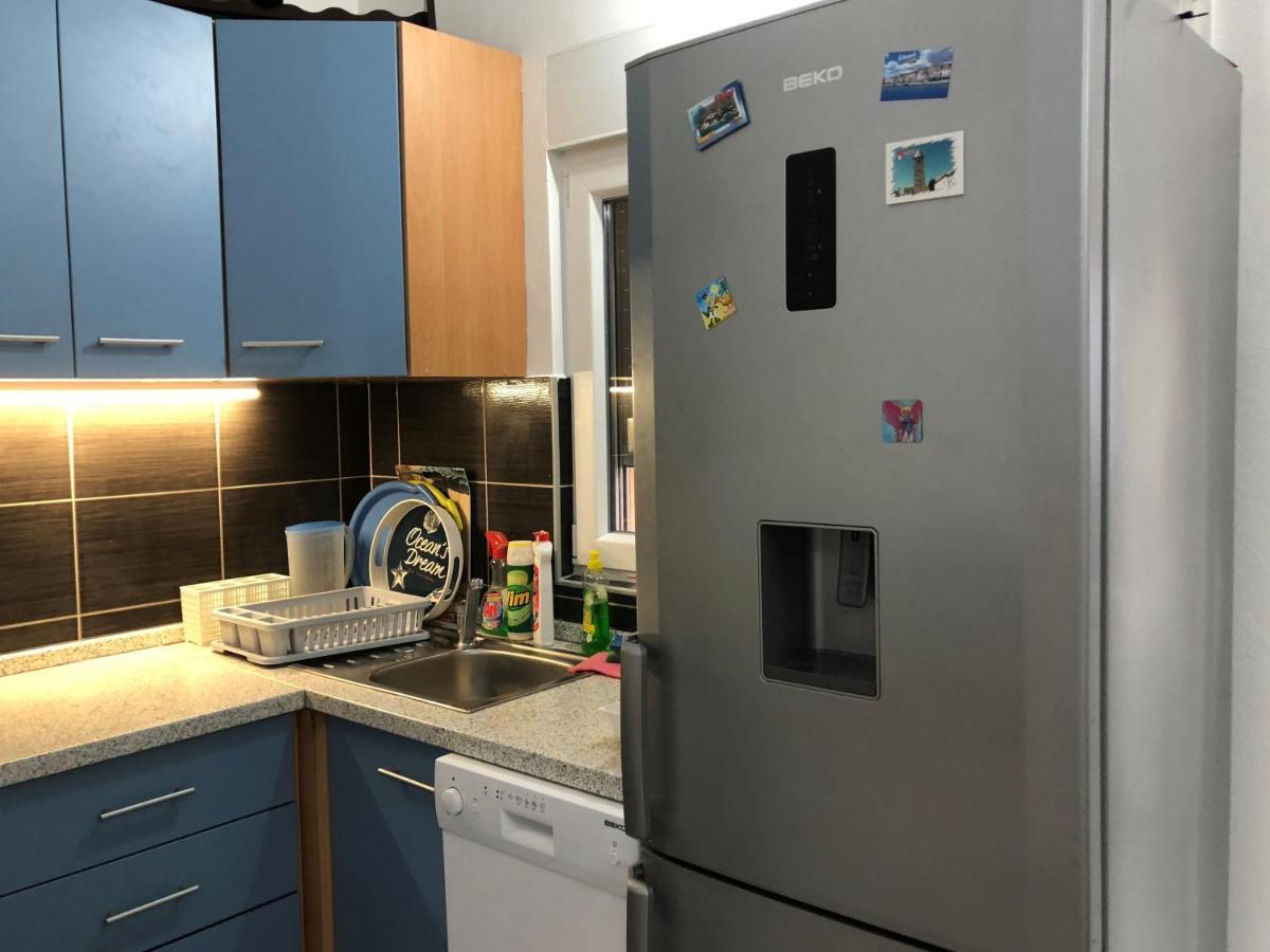 Ferienwohnung Apartman Luka Vir Exterior foto